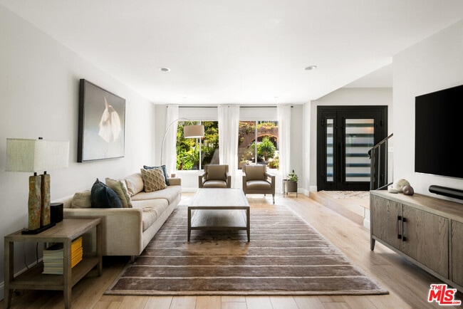 Photo - 28667 Acacia Glen St