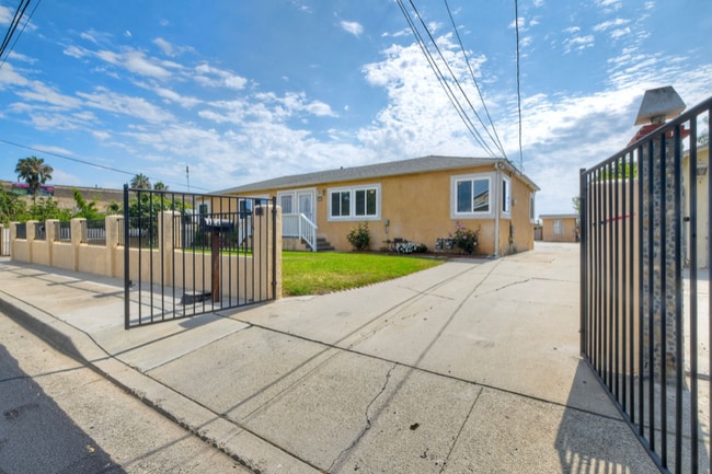 Photo - 122 Johnston Ln Townhome