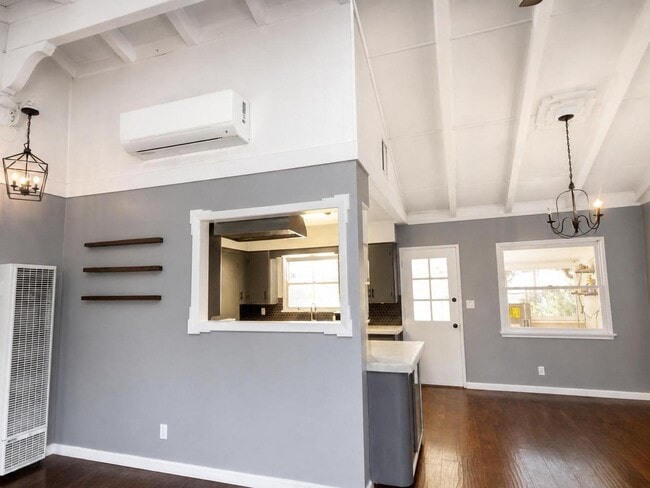 Photo - 1266 Elm Ave