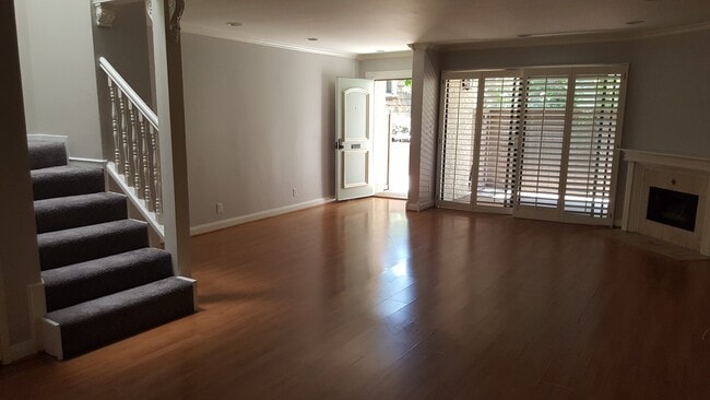 Front Entrance/Living Room - 638 Wilcox Ave