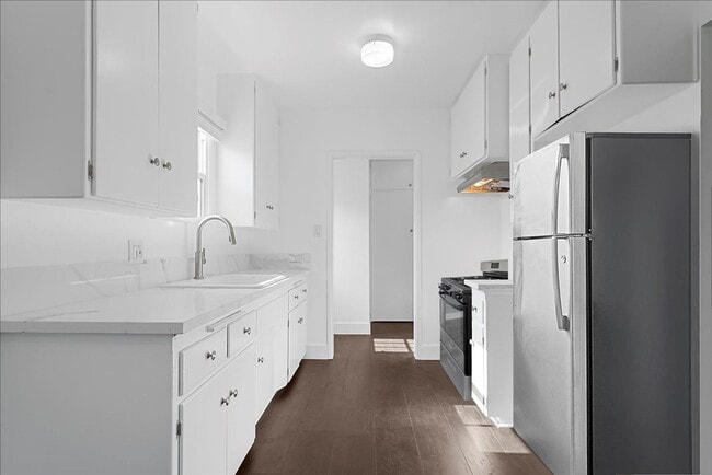 Photo - 107 S Aviation Blvd Unit FRONT