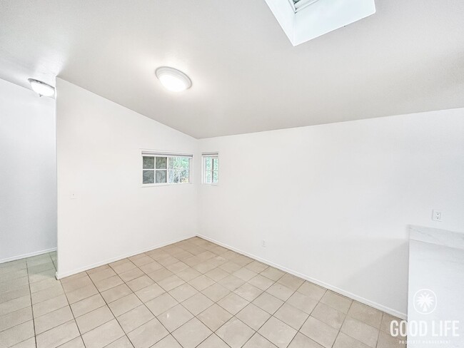 Photo - Beautiful 3B/2BA W/ Attached Garage and Up...