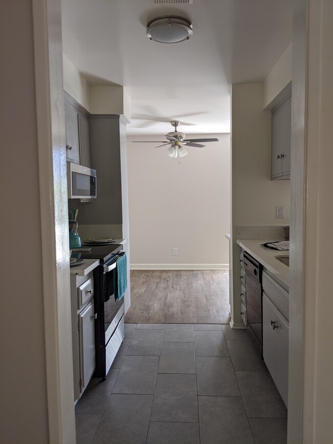 Photo - Summit Apartments