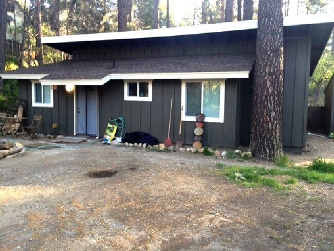 Photo - 54055 Pine Crest Ave