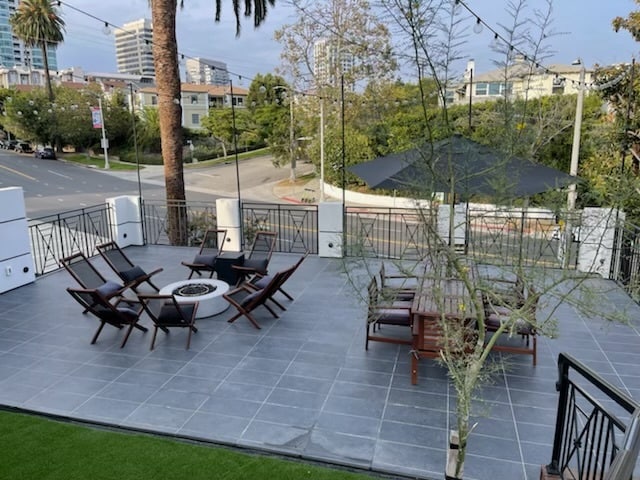 Building Photo - 1307 S Beverly Glen Blvd Unit 1307