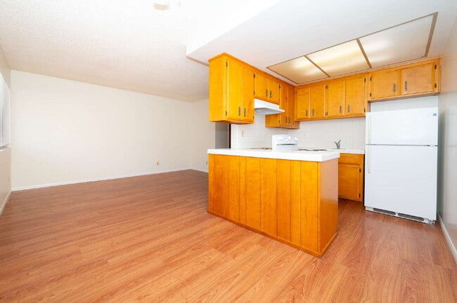 Photo - Chula Vista Large Upstairs 1 Bed / 1 ba. R... Unit #B