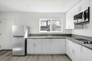 Photo - Newly renovated 1 bedroom / 1 bath apartment available now! Unit 1514 1/2