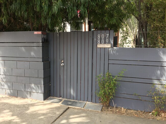Photo - 807 Warren Ave