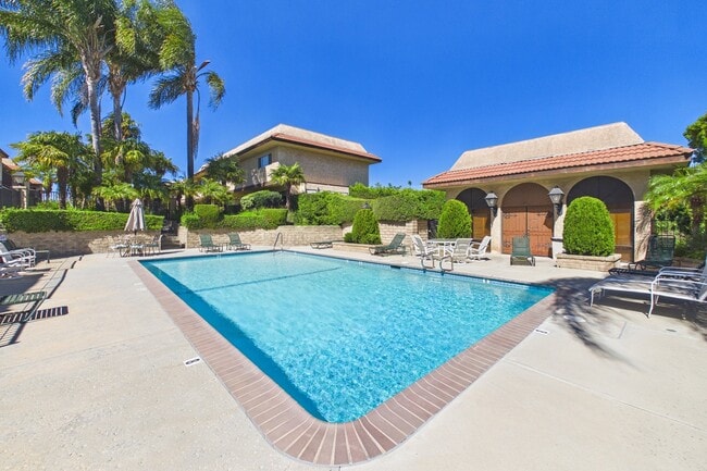 Photo - La Cresta Apartments