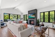 Photo - Modern Farmhouse Perfection