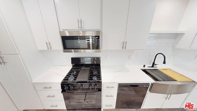 Photo - 2811 W 46th St