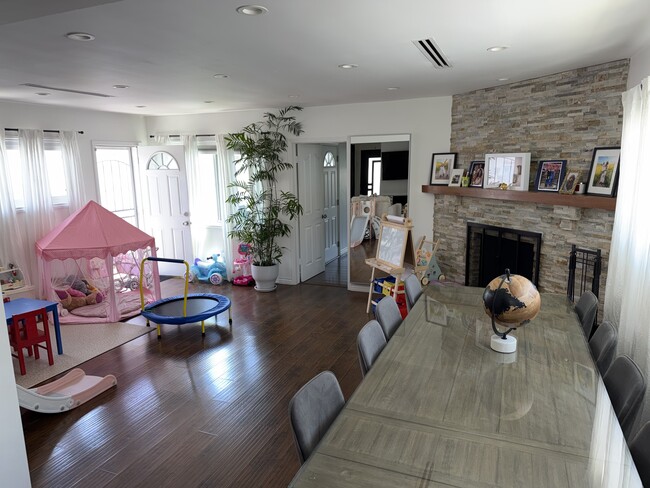 Photo - 8365 Glencrest Dr
