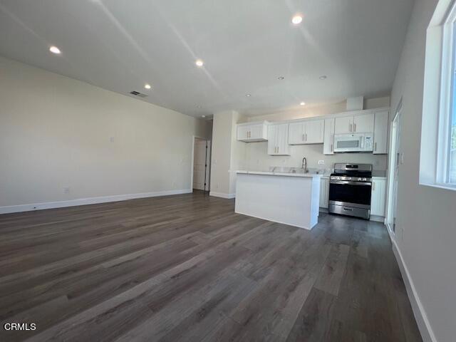 Photo - 10507 Helendale Ave