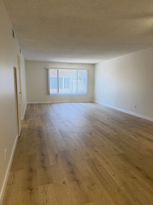 Photo - 1105 Melrose Ave Unit 103