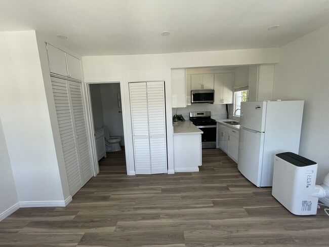 Photo - 2nd Floor Studio in the Heart of Highland Park