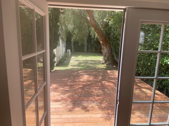 Photo - 1523 Carmona Ave