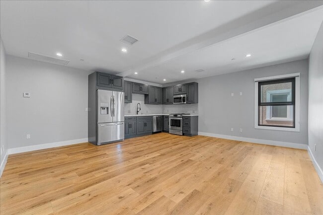 Building Photo - 1182 West Blvd Unit C