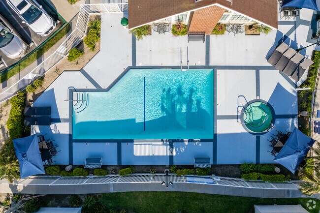 Photo - 170 Amberway Apartments