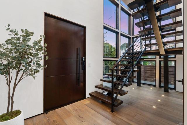 Photo - 5610 Bellevue Ave