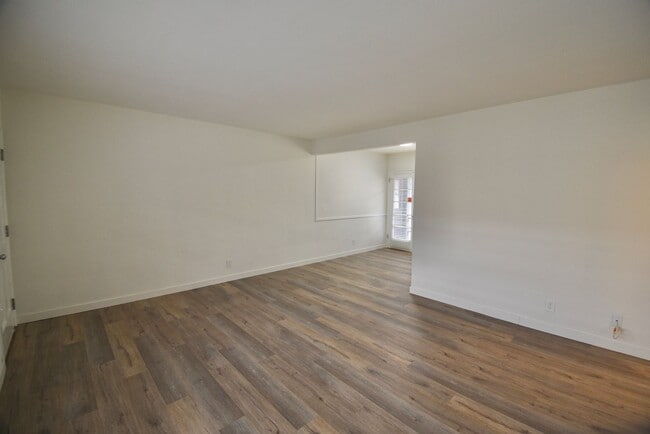 Photo - 12807 Burbank Blvd Unit 12813-5