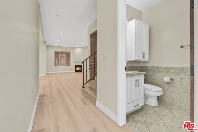 Photo - 3833 Huron Ave