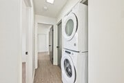 2BR, 2BA - 800SF - Laundry - Country Club Apartments