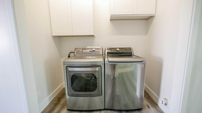 Photo - 5535-5539 Potomac St. Unit 5537