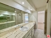 Photo - 5320 Zelzah Ave Unit 314