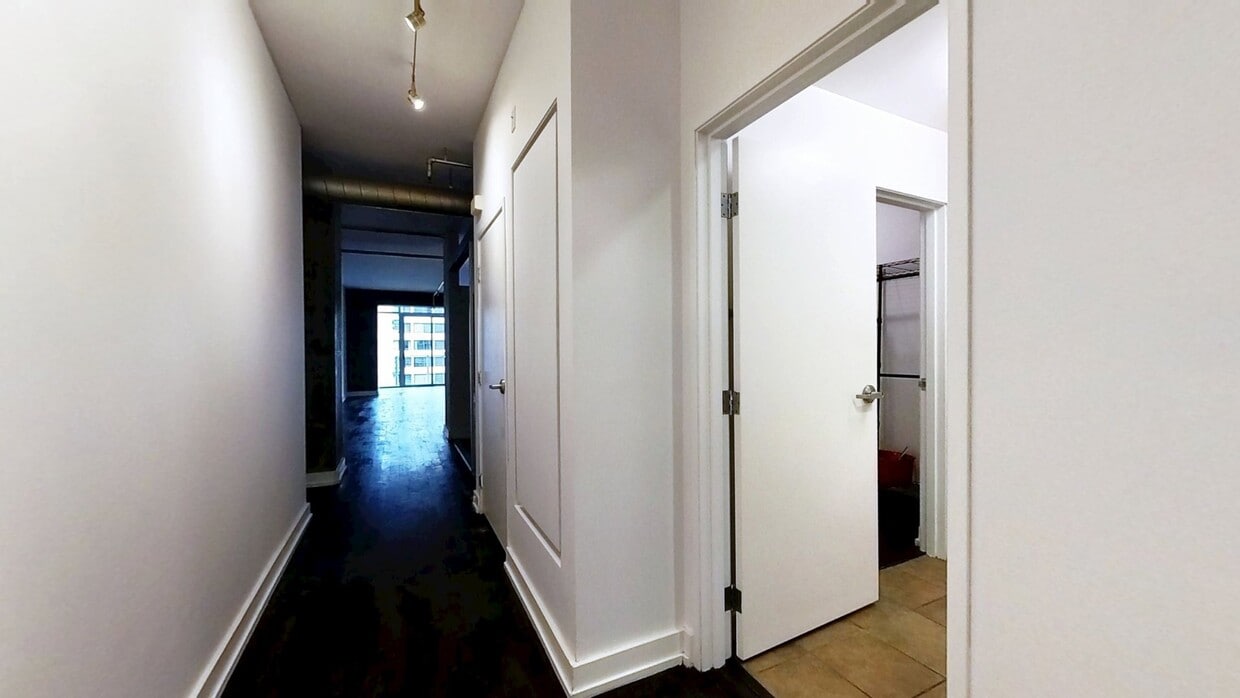3D Tour - 645 W 9th St Unit 635