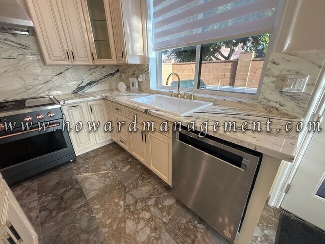 Photo - 02017CE Unit 2017