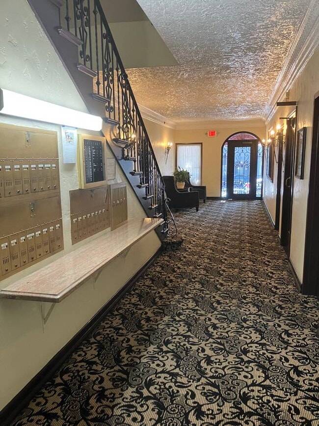 Lobby - The Larchmoyne