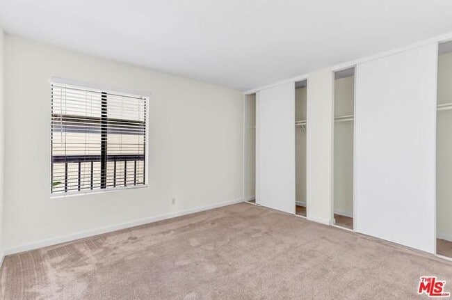 Building Photo - 15207 Magnolia Blvd Unit 209