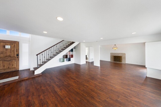 Photo - Gorgeous Cul-De-Sac Huntington Beach Home — Biking Distance to the Beach!