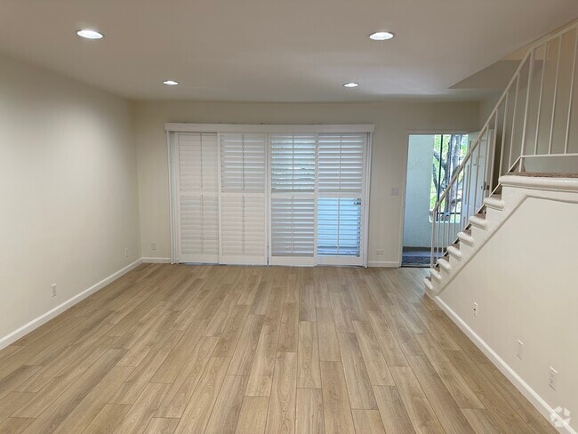 Building Photo - 1225 Washington Ave Unit 9 Rental