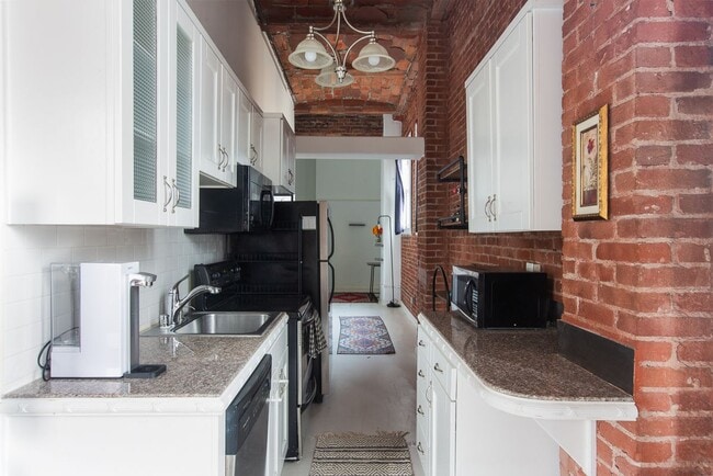 Photo - 215 W 7th St Unit 1301