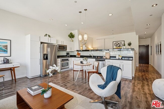 Photo - 1100 Wilshire Blvd Unit 2209