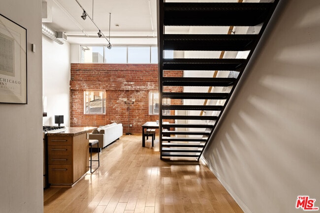 Photo - 120 S Hewitt St Condo Unit 16