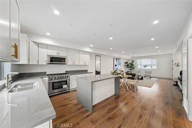 Photo - 24809 Narbonne Ave