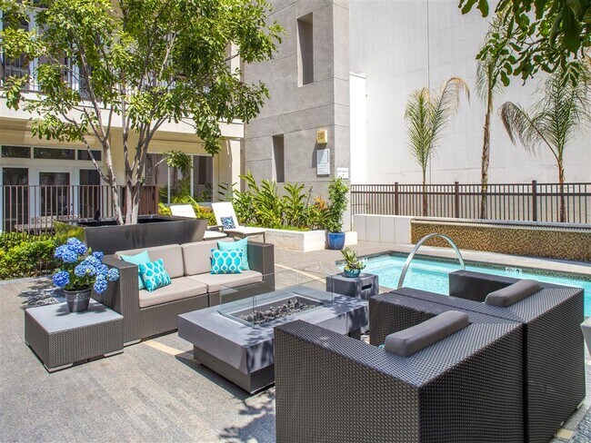 Photo - mResidences Miracle Mile