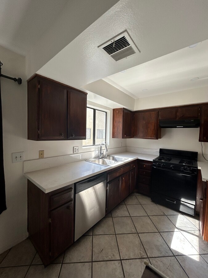 Photo - 8750 Kester Ave