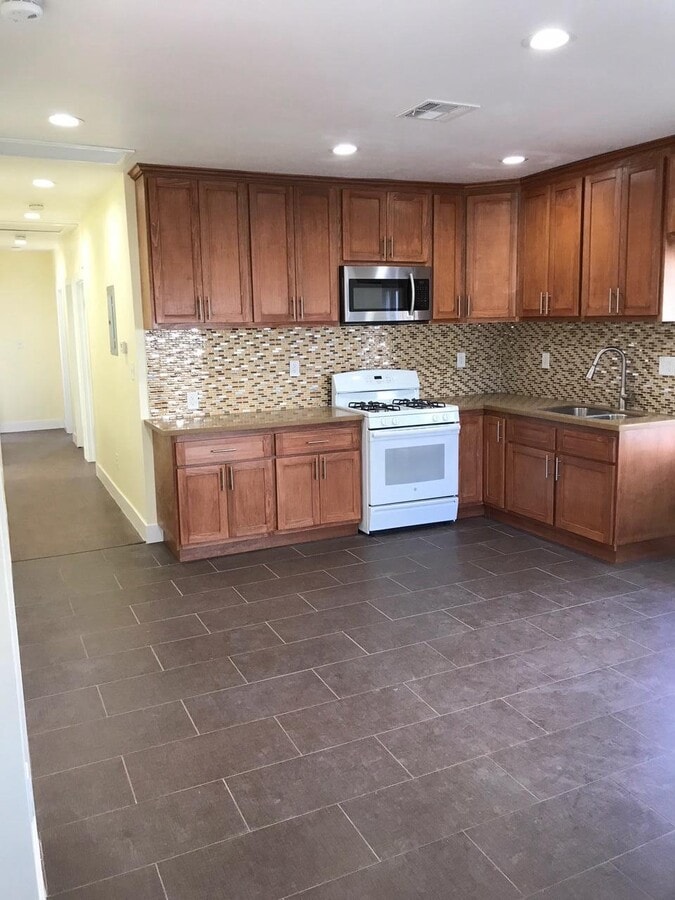 Photo - 2013 Toberman St