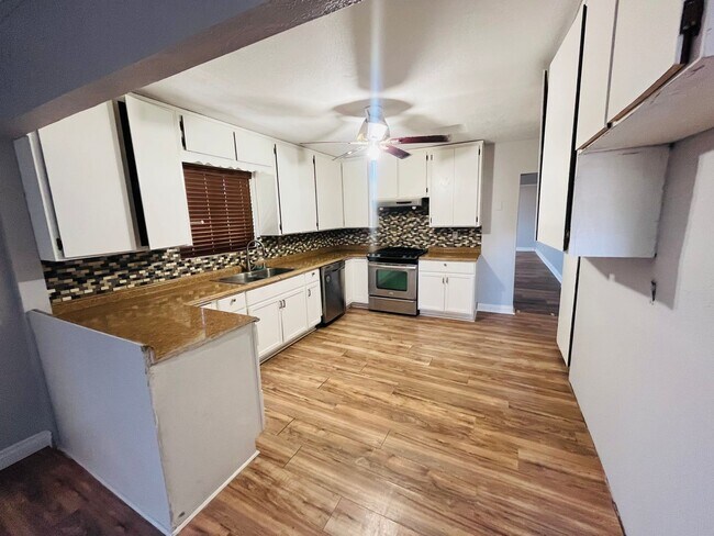 Photo - 34476 Western Dr