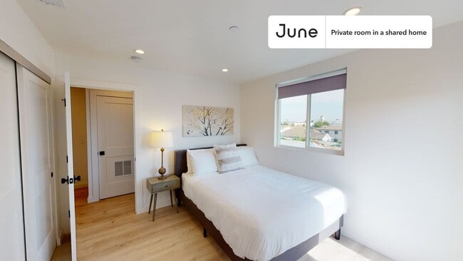 Building Photo - Room in Shared 4 bed/4.5 bath home