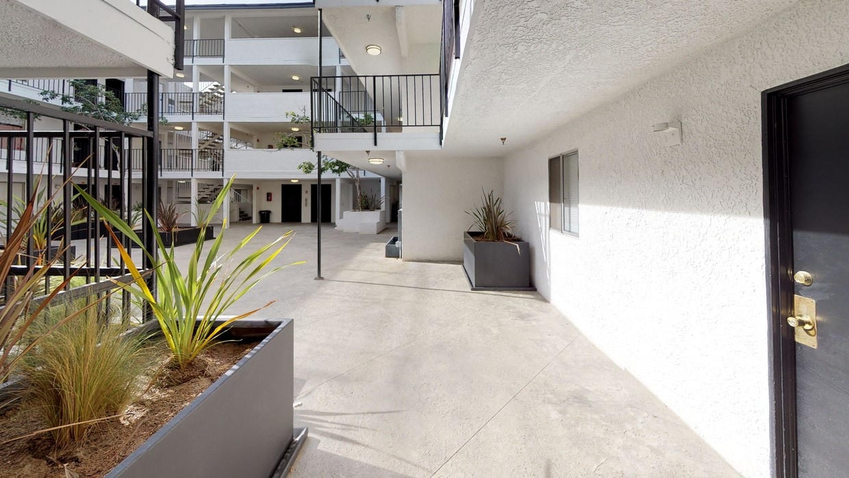 3D Tour - Park Tower Apartments