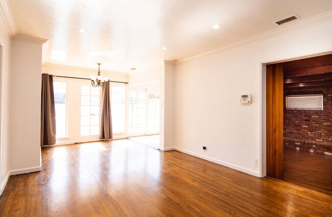 Photo - House - 3 Bedrooms / 2 Baths - Norwalk