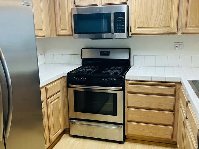 Kitchen - 6971 Ballena Way Unit 6
