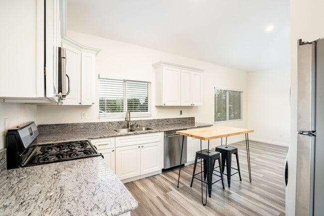 Photo - 14584 Highcrest Cir