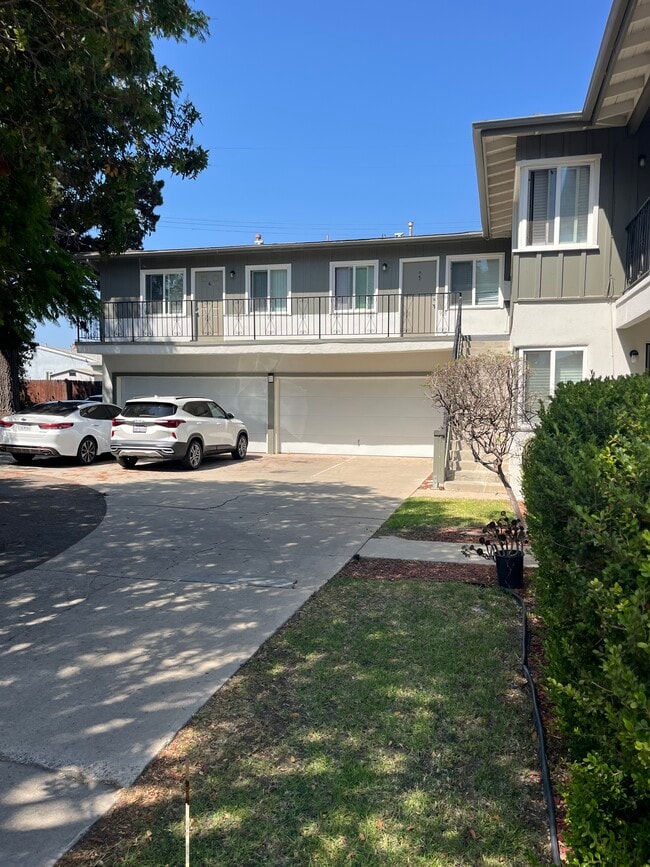 Building Photo - 1840 Colonia Pl Unit #6