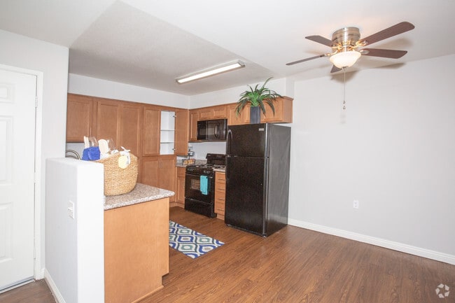 1 BR, 1 BA - Santa Cruz - Parkwood At Polo Grounds (55+)
