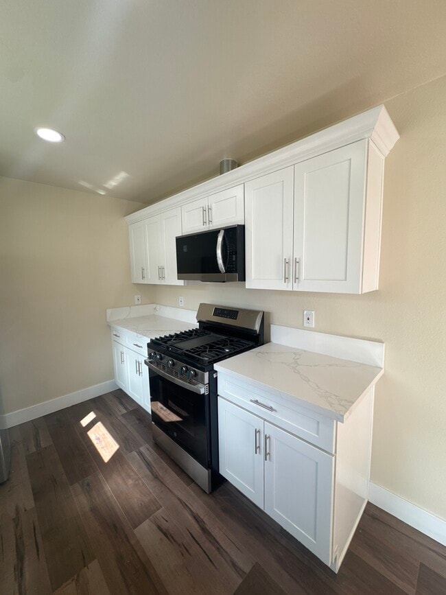 Photo - 143 E 1st St Unit 143